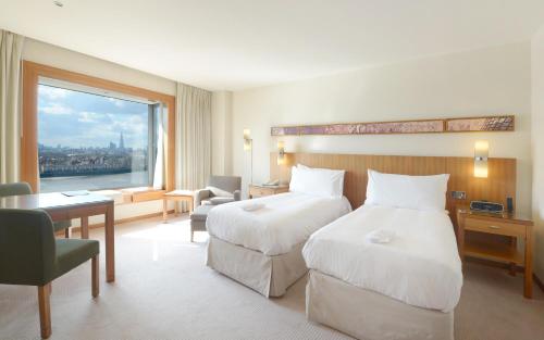 room-image