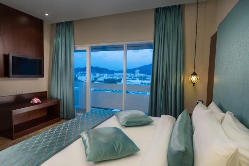 room-image