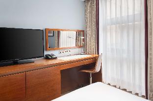 room-image