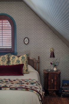 room-image