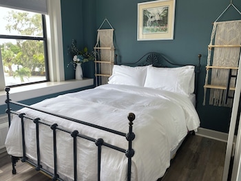 room-image