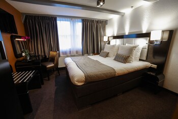 room-image