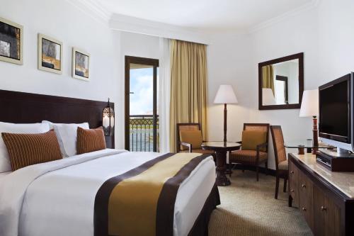 room-image