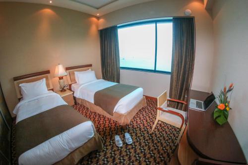 room-image