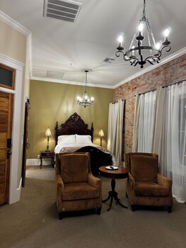 room-image