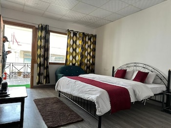 room-image