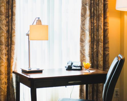 room-image