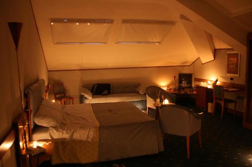 room-image