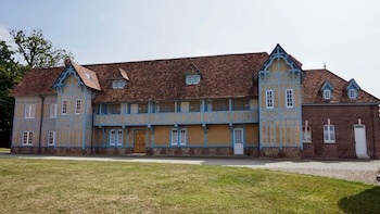 room-image