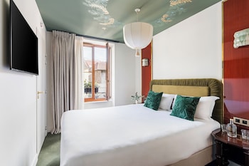 room-image