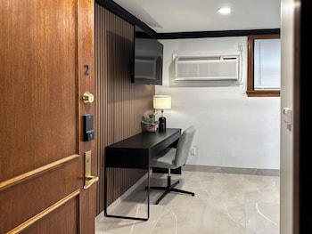 room-image
