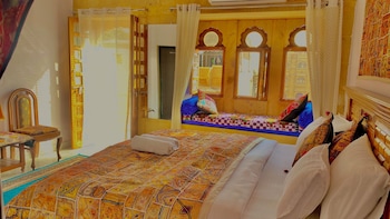 room-image