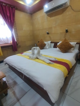 room-image