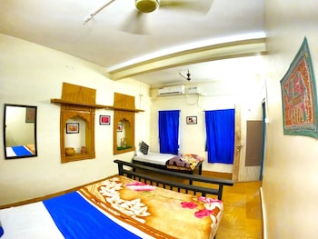 room-image