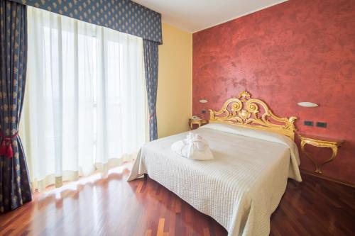room-image