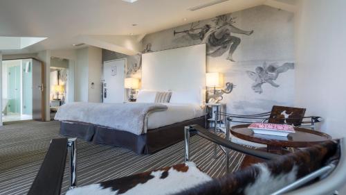 room-image