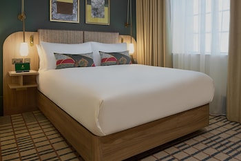 room-image
