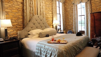 room-image