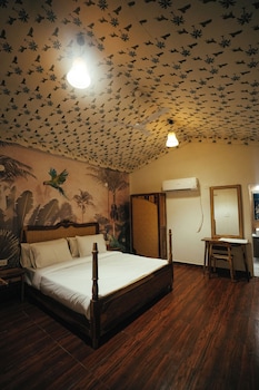 room-image
