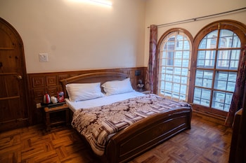 room-image