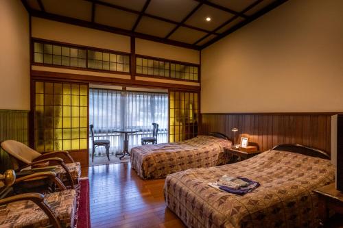 room-image