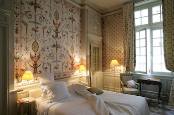 room-image