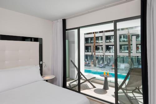 room-image