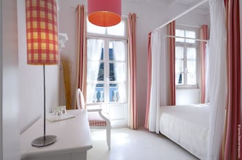 room-image
