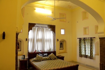 room-image