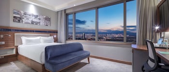 room-image