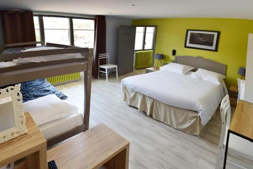 room-image