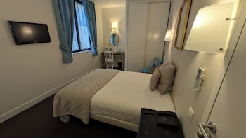 room-image