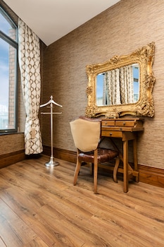 room-image